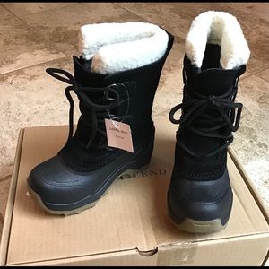 NEW Kids Lands End Snow Pack Winter Boots 9 Youth